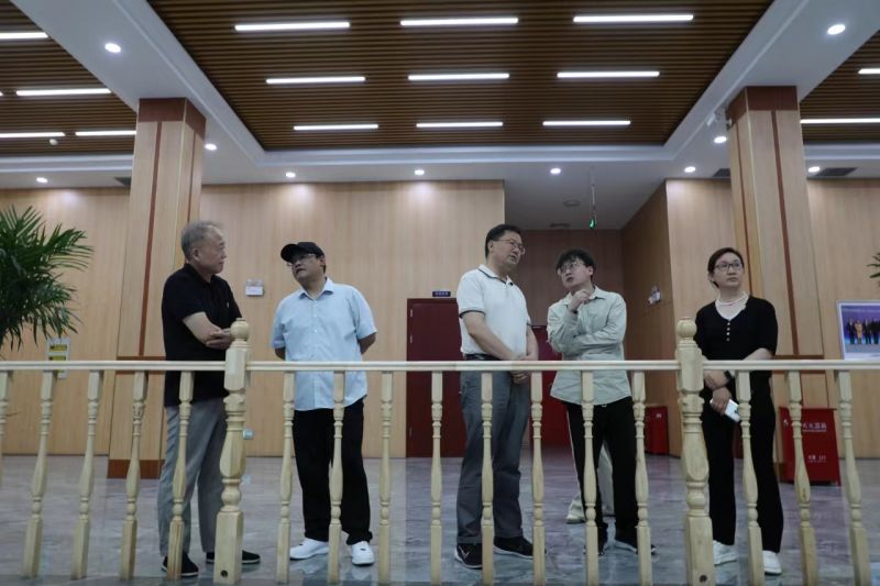 工信部工业政策与规则司原巡视员、先进制造商学院总裁四班班主任辛仁周一行到凯发K8官网集团走访